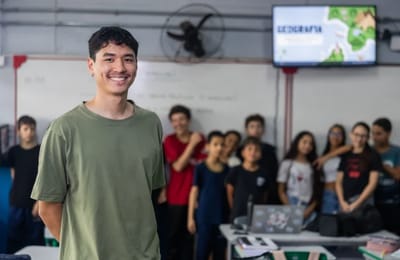 ex-aluno-de-escola-de-guarulhos-retorna-como-professor-e-recebe-premio-estadual — 42