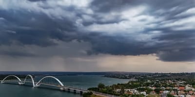 temporal-persiste-na-regiao-sul-enquanto-chuvas-diminuem-no-pais — 28