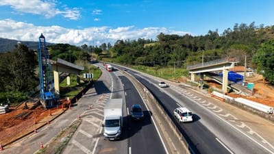 fernao-dias-tera-bloqueio-total-na-madrugada-para-instalacao-de-passarela-em-var — 25