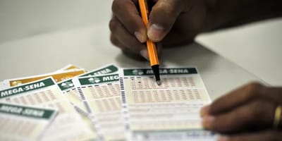 mega-sena-acumula-e-premio-sobe-para-r-170-milhoes — 19