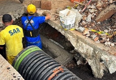 prefeitura-realiza-limpeza-em-sistemas-de-drenagem-apos-alagamentos-no-agua-chat-1 — 15
