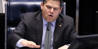 alcolumbre-promulga-fim-da-escala-6×1-nesta-sexta-feira — 14