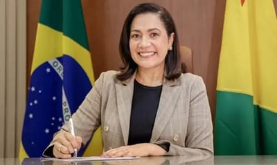 mailza-assis-e-reeleita-governadora-do-acre-com-66-16-dos-votos — 2