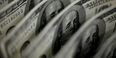 dolar-sobe-8-21-e-ibovespa-cai-13-88-apos-reeleicao-de-lula — eleicoes 2024