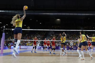 Brasil domina Japão e garante vaga nas quartas de final no vôlei feminino em Paris 2024 — brasil domina japao e garante vaga