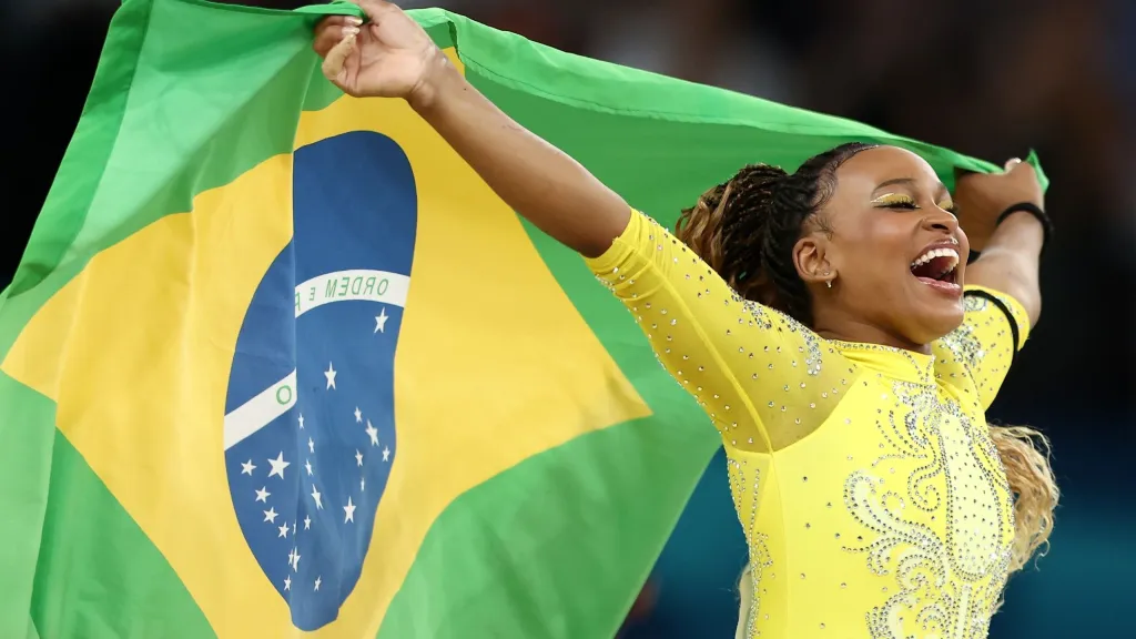 Rebeca Andrade faz história e conquista o ouro no solo em Paris 2024