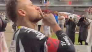 Neymar Reage a 3 Provocações da Torcida do Mirassol em Derrota do Santos